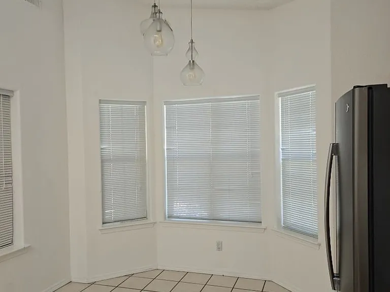 8415 Calle Soquelle NE — Photo 4