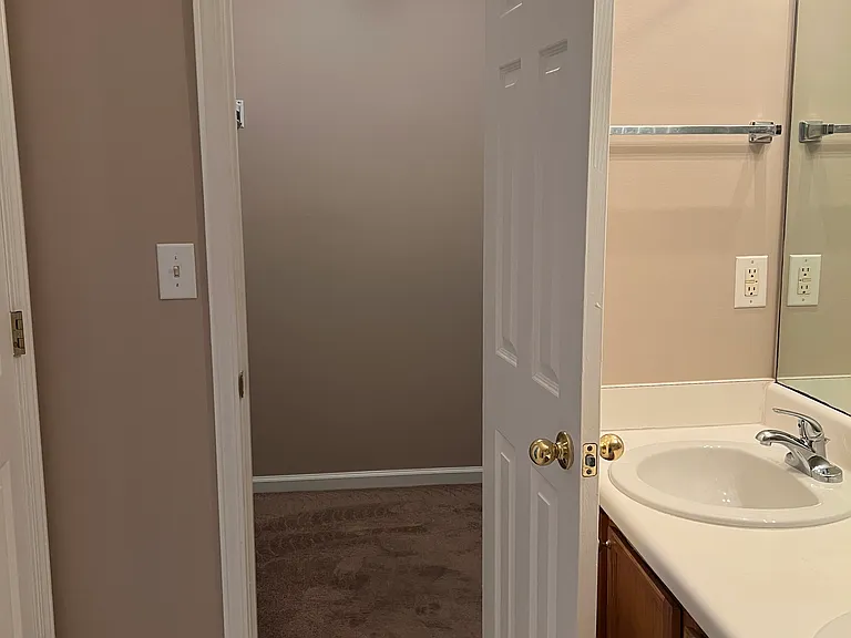 masterbedroom bath room
