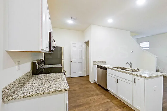 223 Long Island Dr — Photo 4