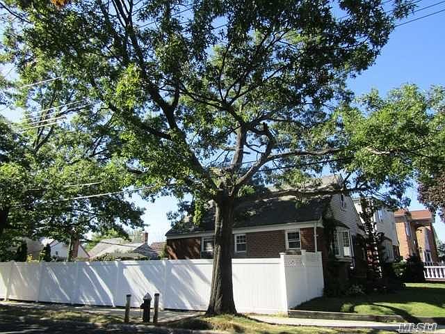 1st image of 8482 257th St