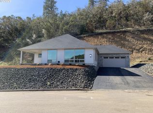 1120 NE Rocky Dr, Roseburg, OR 97470