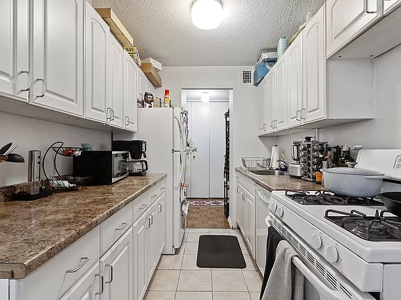 5th image of 1623 3rd Ave APT 10G
