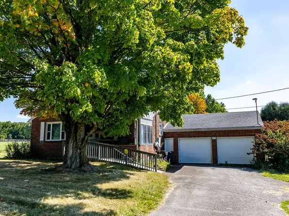 8131 Leffingwell Rd, Canfield, OH 44406