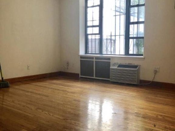 2nd image of 36 W 90th St APT 1B