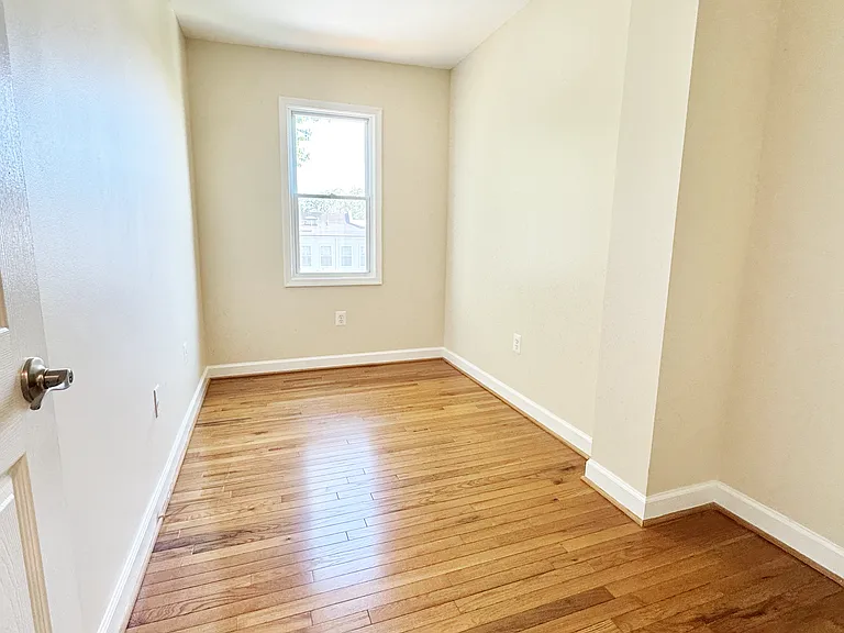 408 Delafield Pl NW — Photo 29