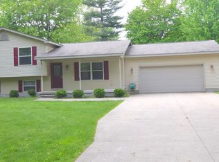 2093 Crescent Rd, Sanford, MI 48657