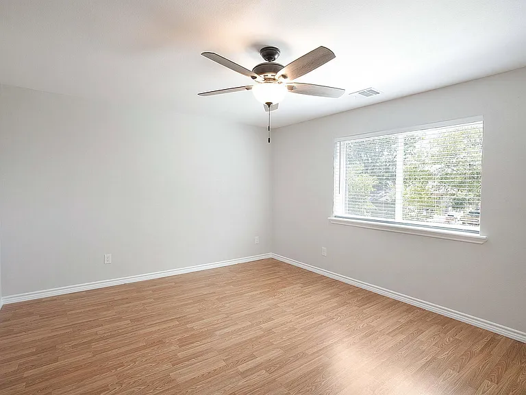 214 Lizzie St #B — Photo 10