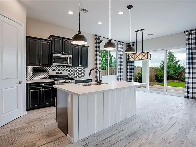 6881 Claret Dr — Photo 10