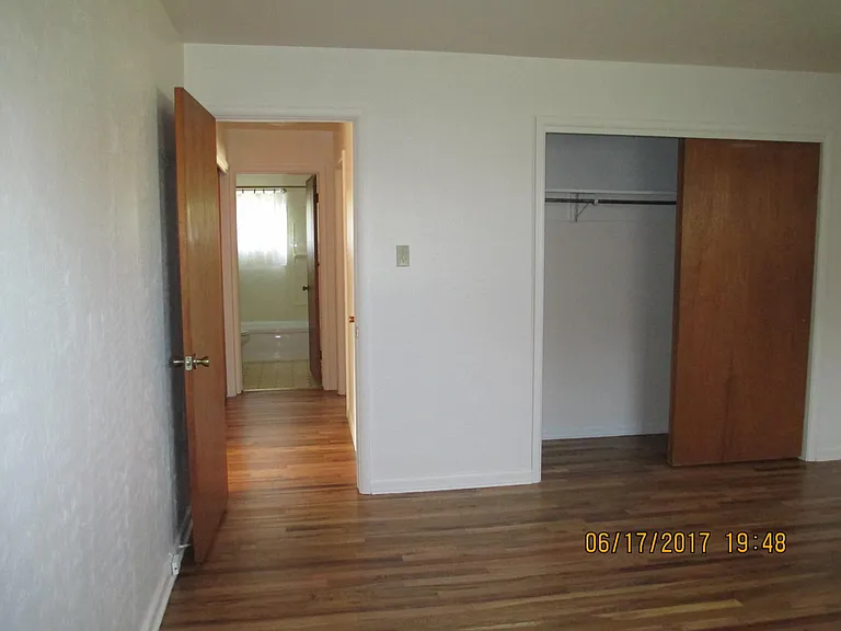 1122 S Cedar St — Photo 18