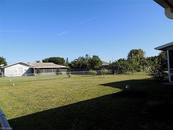 3rd image of 131 SW 31st Ter