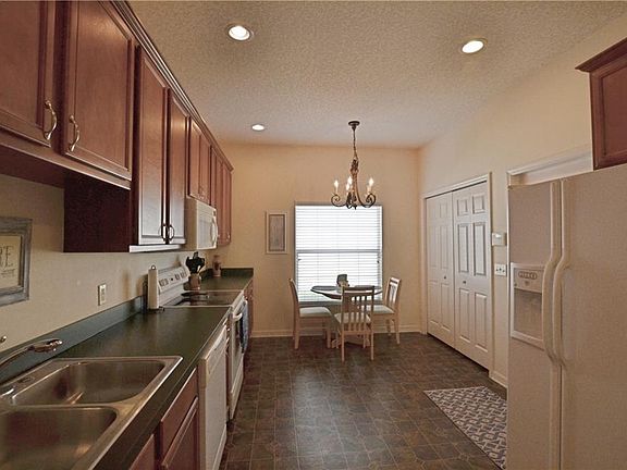 2nd image of 4123 Aberdeen Ln