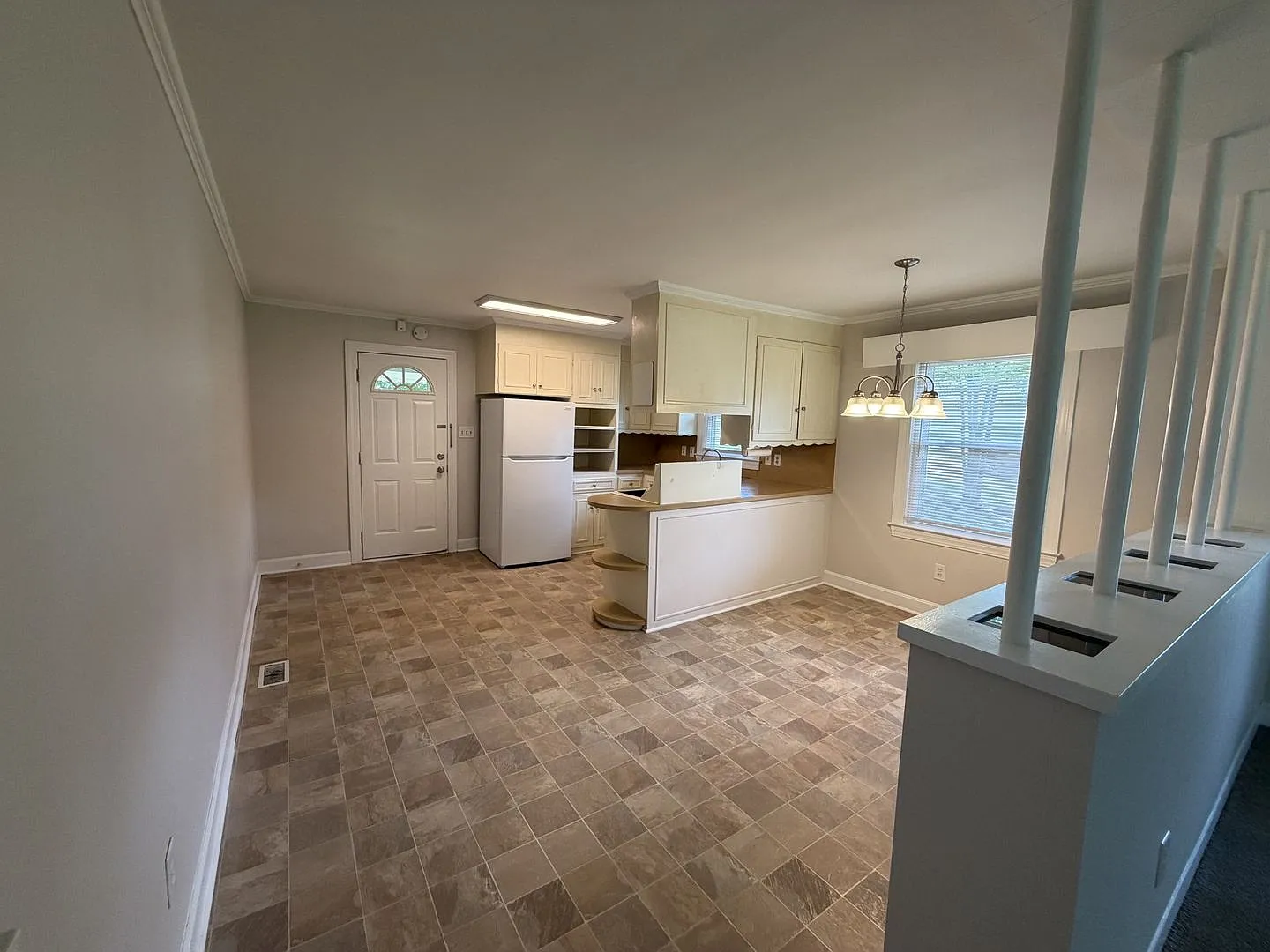 Spacious 2 Bedroom / 1 Bathroom Home -1/2 Acre Lot - Storage Building — Photo 4