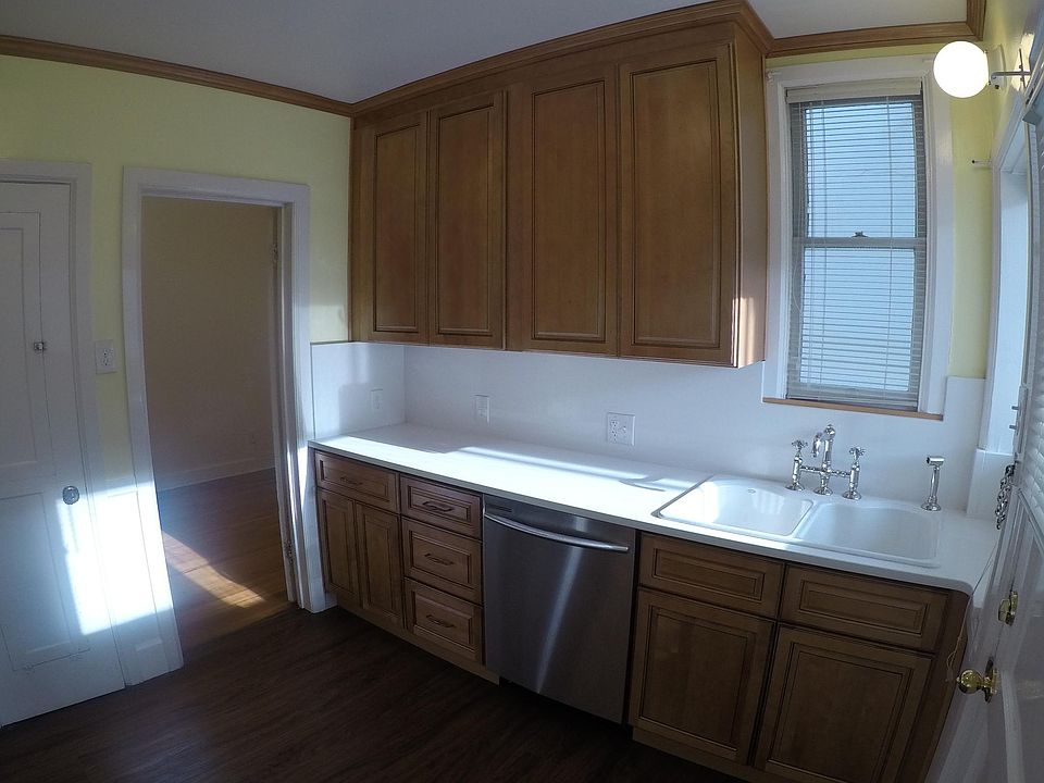 1st image of 125 S 1300 E APT 4