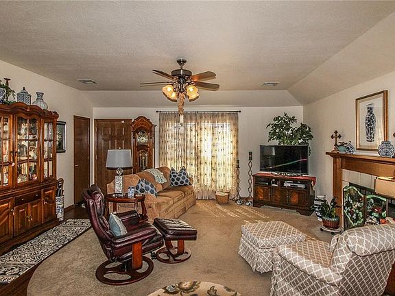 3rd image of 2341 Alameda Plz