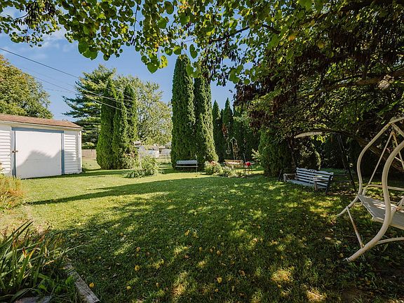 4th image of 51 Ziegler Ave