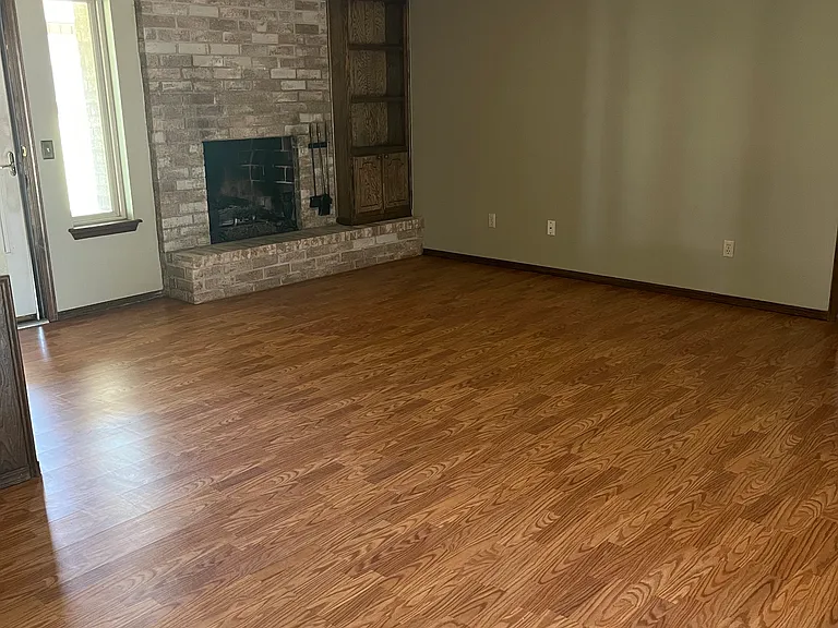 1612 W Carolina Ave — Photo 3