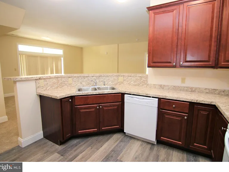 1665 Kenton Rd #101 — Photo 7