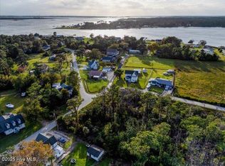 247 Polly Hill Rd, Marshallberg, NC 28553