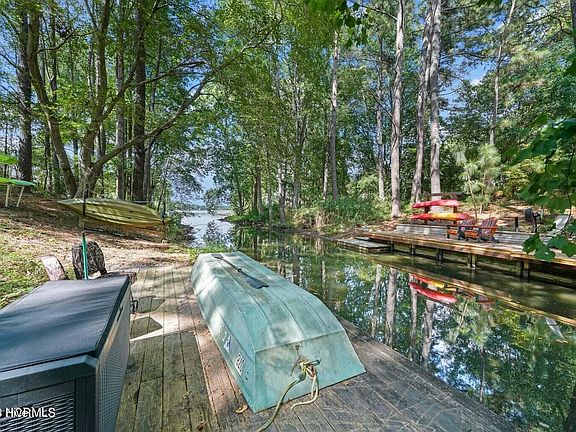 3rd image of 155 Edgewater Drive
