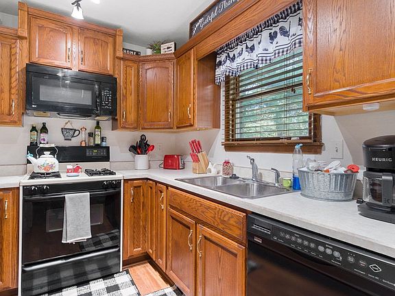 5th image of 4423 Kensington Dr