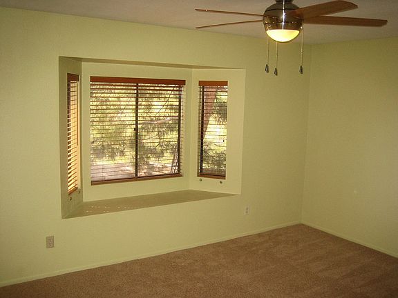 Master BR w/ bay window