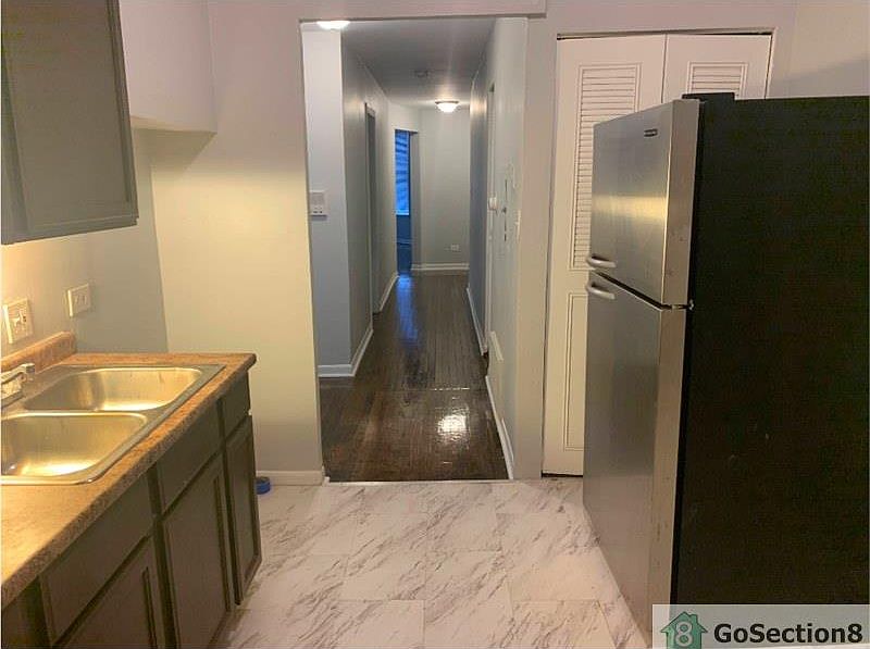 2nd image of 4756 S Vincennes Ave #2