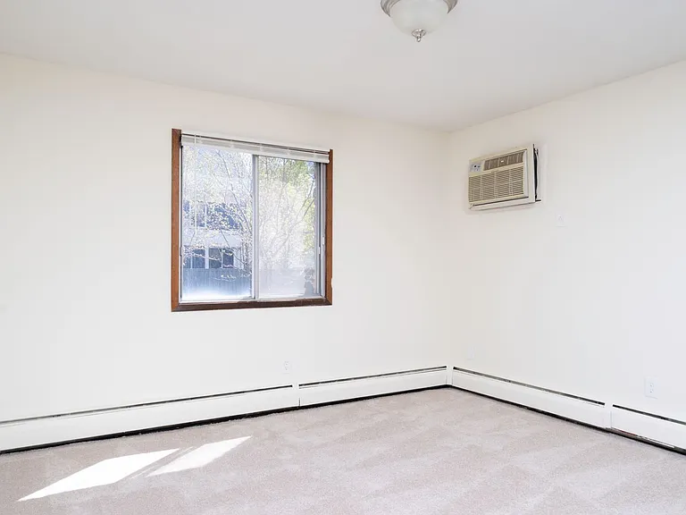 2324 Bryant Ave S — Photo 11