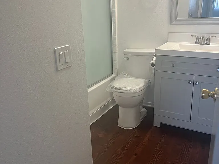 7320 Hazeltine Avenue (5295) — Photo 23