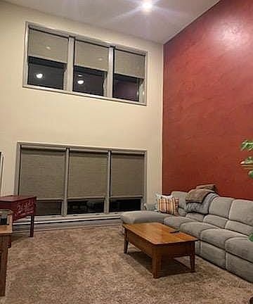 5th image of 704 Curtin St