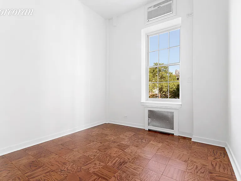 30 Horatio St #2A — Photo 2