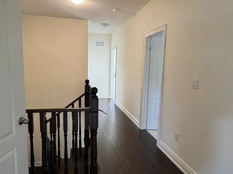 172 Bloomfield Cres — Photo 16