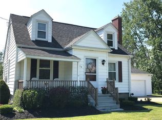 176 Cemetery Rd, Lancaster, NY 14086