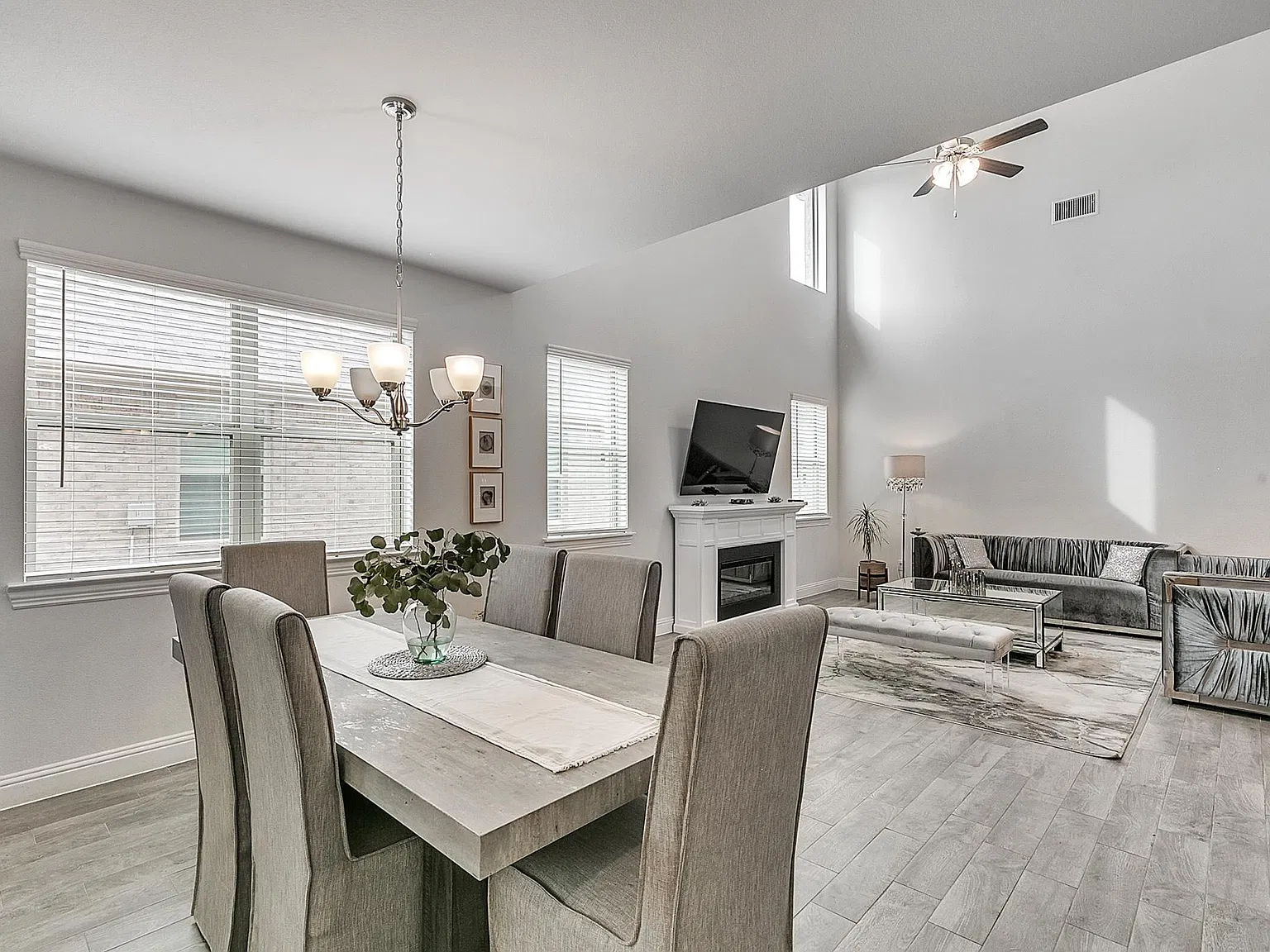 4 bed, 2286 sqft, $2,650 — Photo 4