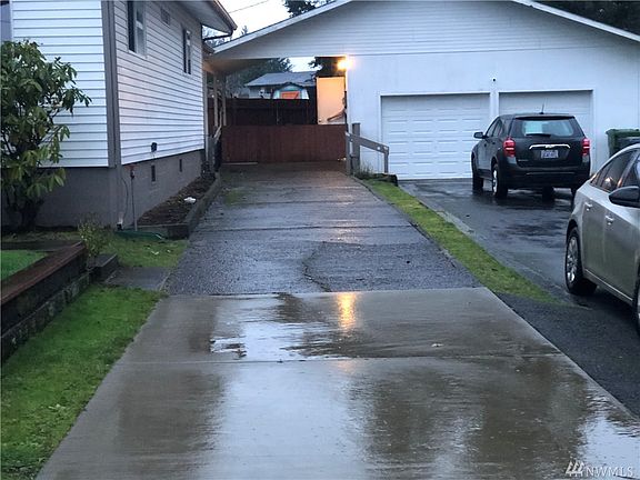 3rd image of 1741 Lake Blvd