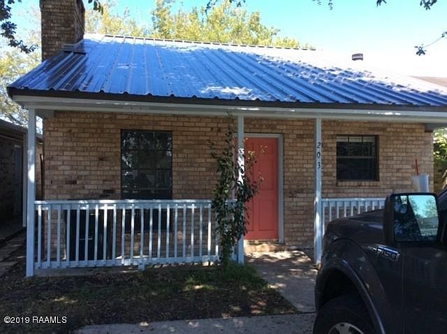 1st image of 203 Lowell Dr