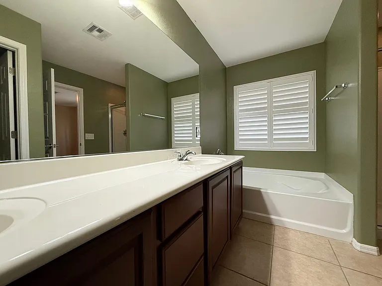 11833 Bussero Ct — Photo 22