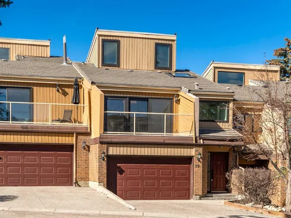 1220 Prominence Way SW #19, Calgary, AB T3H 2B4