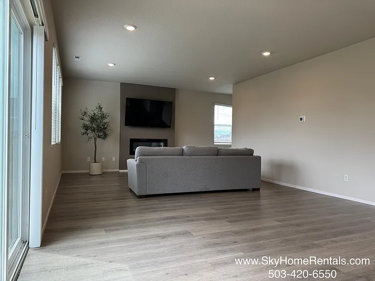 4832 Skylab Ave NE — Photo 6