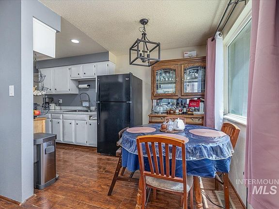 5th image of 1619 Helena Dr