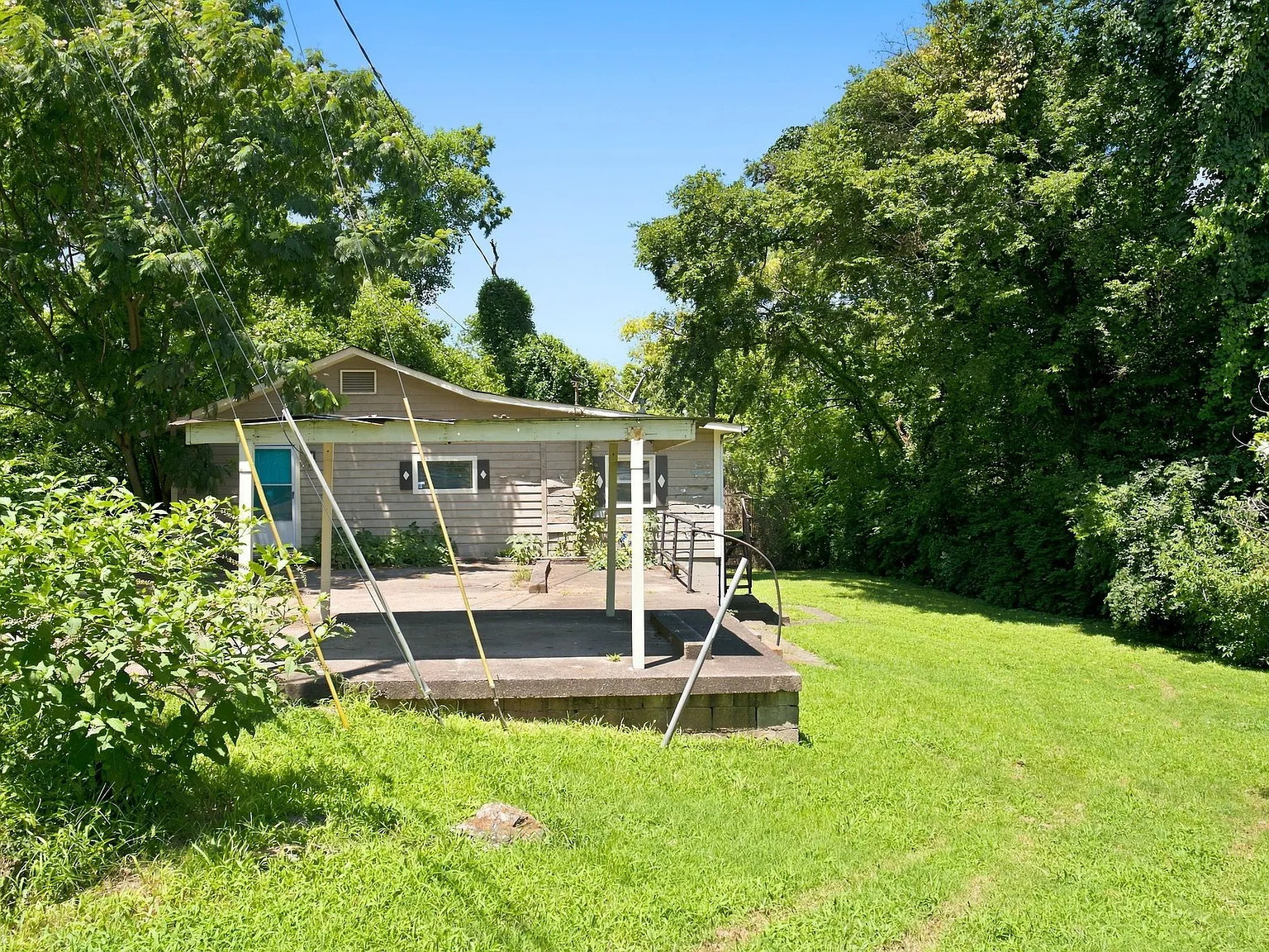 501 Weakley Avenue - 1 — Photo 3