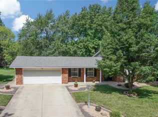 8 Cardinal Ln, Highland, IL 62249