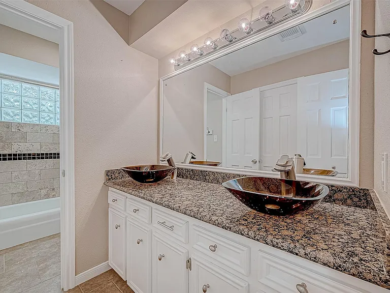 8110 Bent Oak Ln — Photo 31