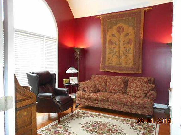2nd image of 132 Wexford Dr NE