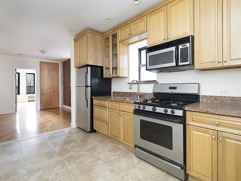 433 E 114th St #2W — Photo 1