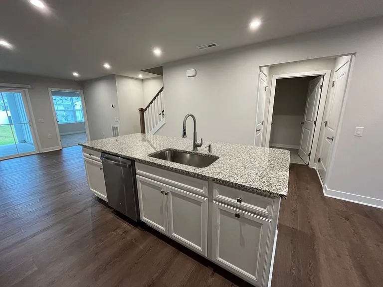 4184 Farmfield Dr — Photo 6