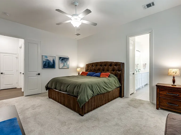 8220 Bethpage Dr — Photo 16