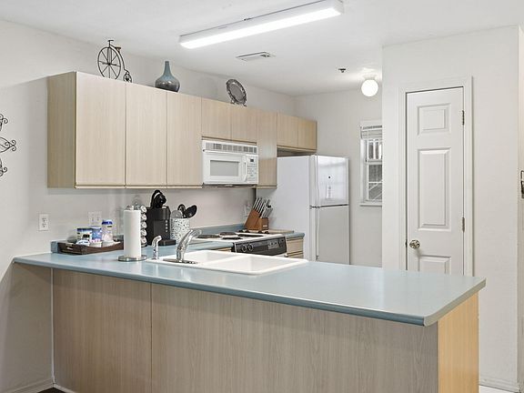 5th image of 31 Golfshores Drive #4 BLDG 31