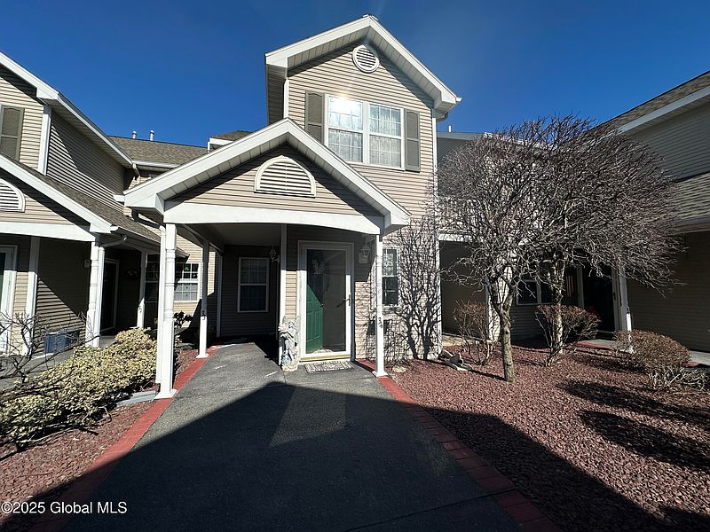 2nd image of 33 Coralberry Court #33
