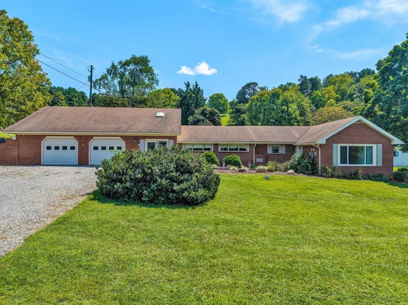 318 Rogers Ln, Cloverdale, VA 24077