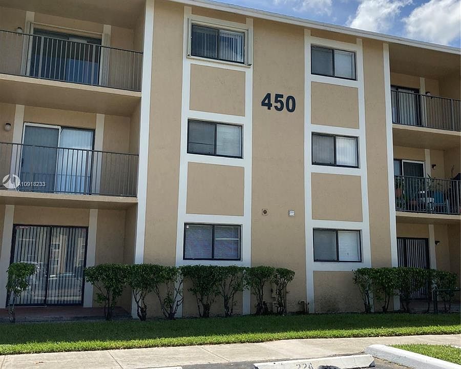 1st image of 450 Palm Cres #101